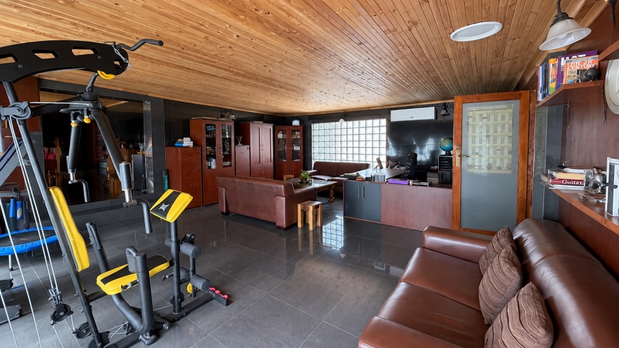 5 Bedroom Property for Sale in Protea Heights Western Cape